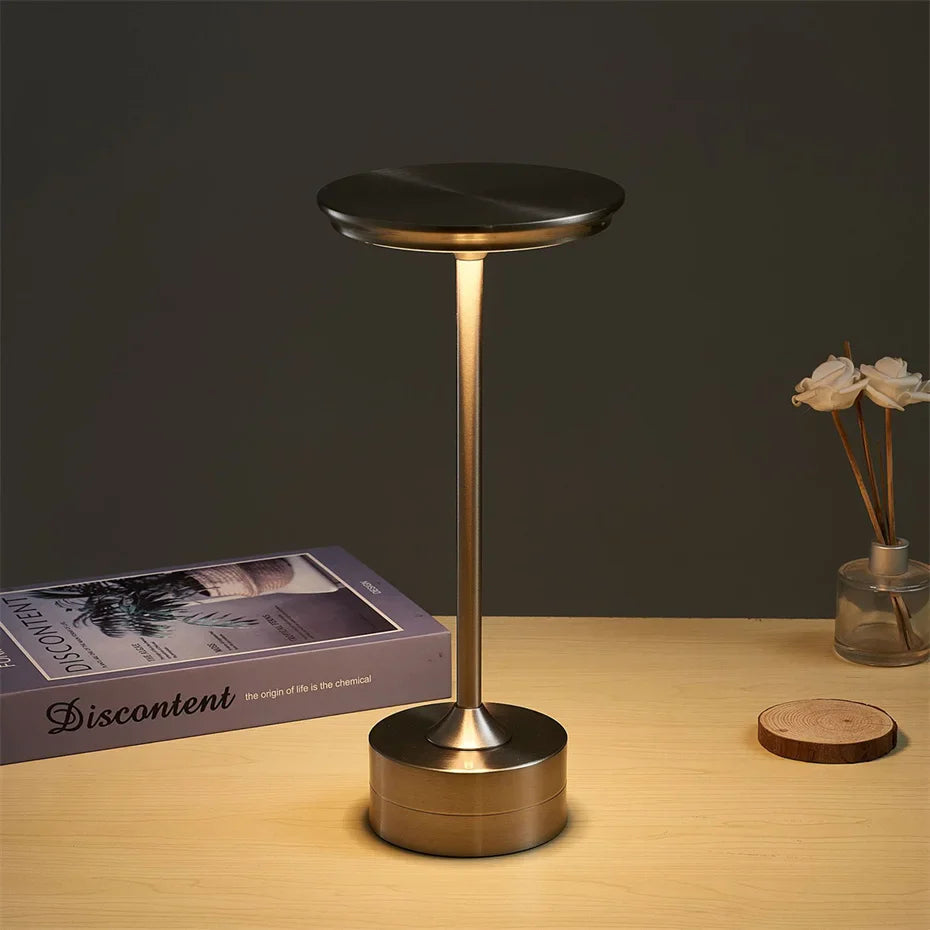 Trådlös lampa i Metal