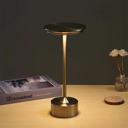 Trådlös lampa i Metal