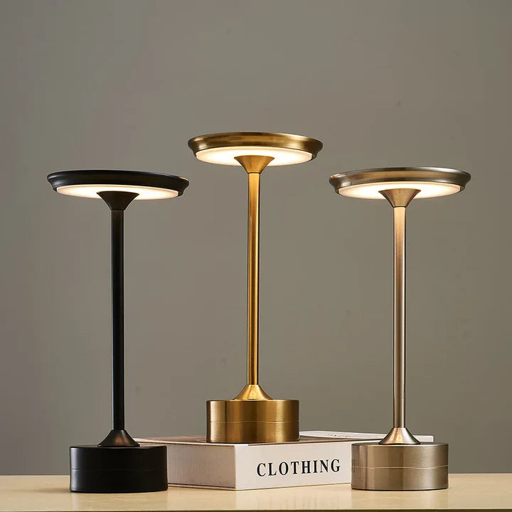 Trådlös lampa i Metal